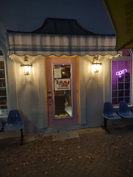 Pinky & Clyde's Arcade Bar