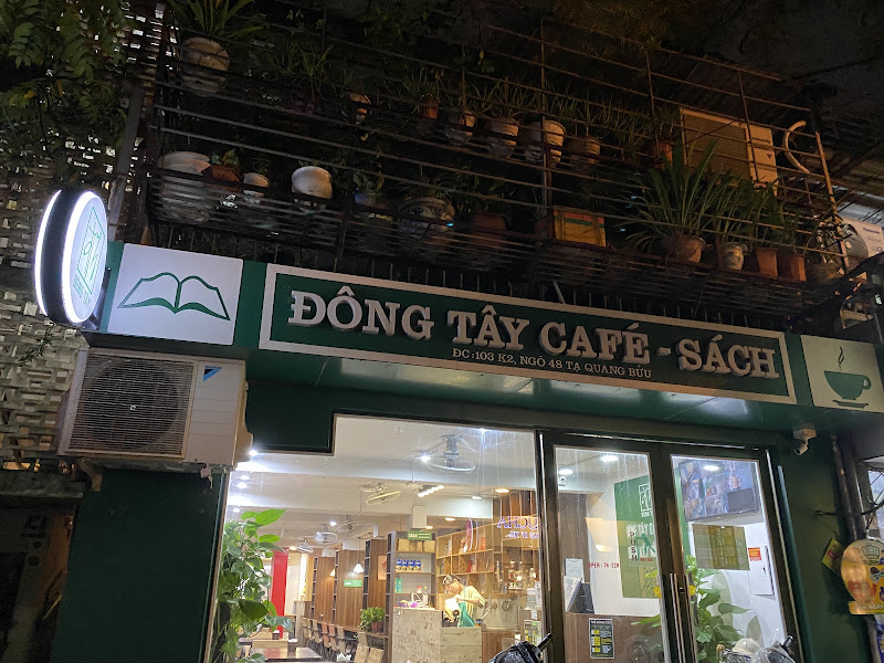 Đông Tây Cafe Sách Tạ Quang Bửu
