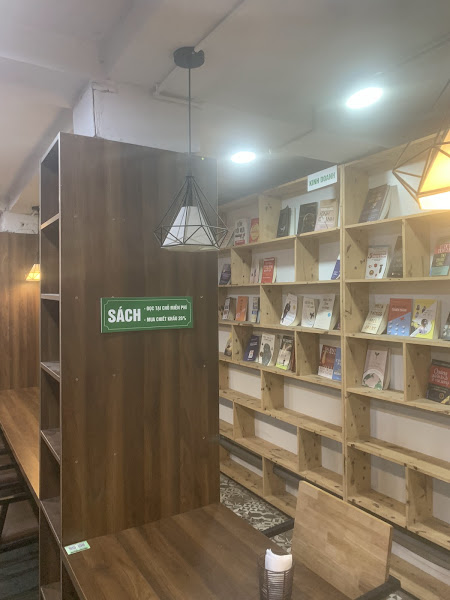 Photo of Đông Tây Cafe Sách Tạ Quang Bửu