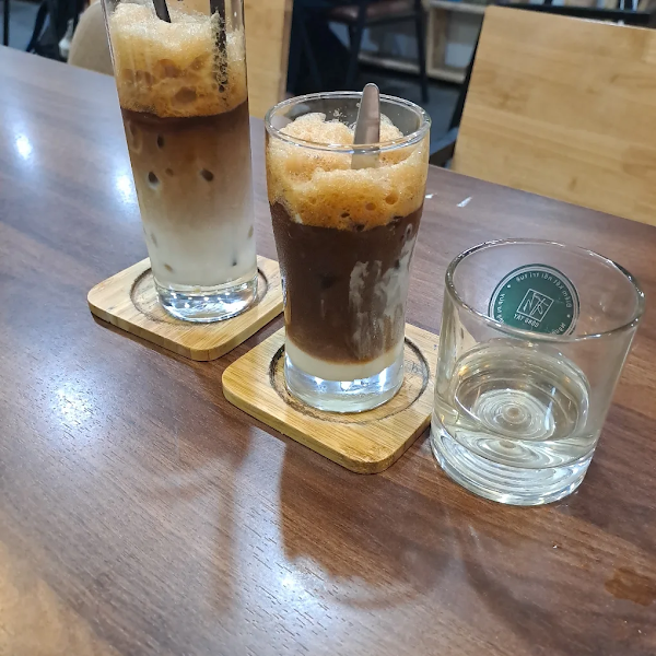 Photo of Đông Tây Cafe Sách Tạ Quang Bửu